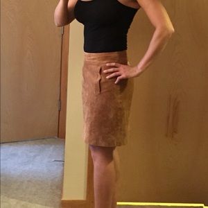 Women’s tan suede Kut from the Kloth skirt size 6